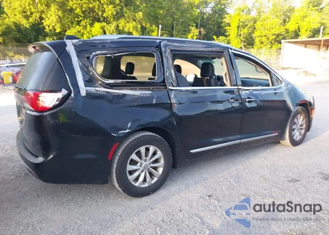 2019 Chrysler Pacifica Touring L z USA, uszkodzony, nr VIN 2C4RC1BG4KR583065